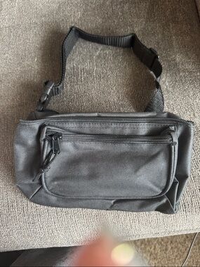 Black Men's Crossbody Waist Bag - Compact Everyday Carry